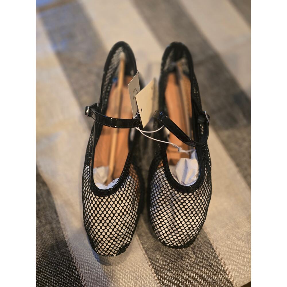 Womens Mary Jane flats size 7 1/2 NWT